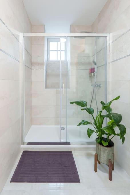 Appartement Lumineux Avec Cour Chaumont  Exterior foto